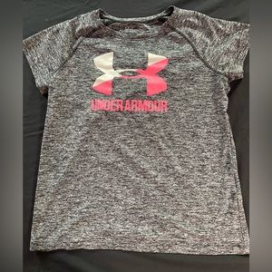 Kids unisex Under Armour athletic shirt sleeve tee shirt.